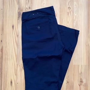AE Navy pants - kick boot - 8 Long
